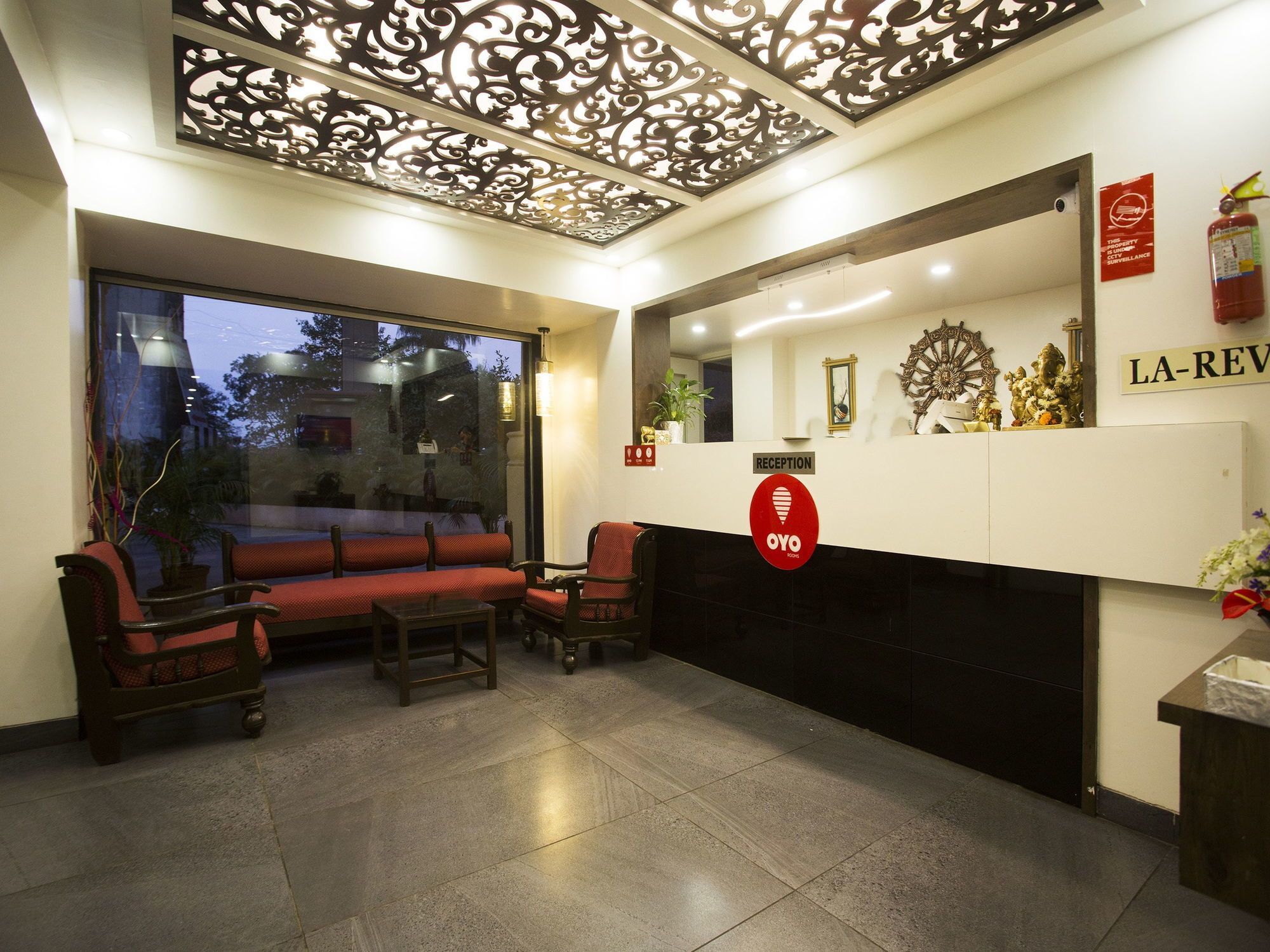 Oyo 9806 Hotel Arvi Лонавала Екстериор снимка