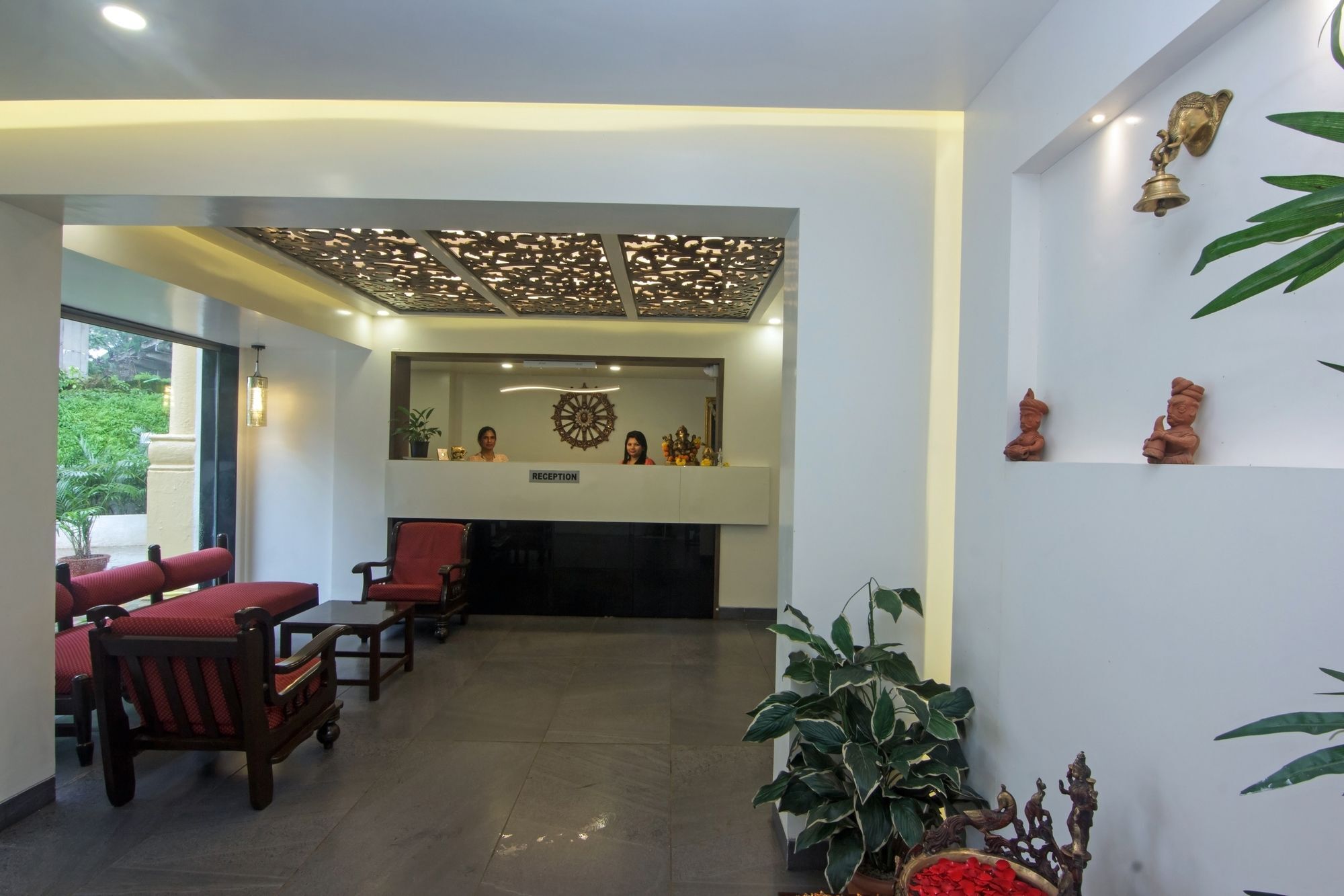Oyo 9806 Hotel Arvi Лонавала Екстериор снимка